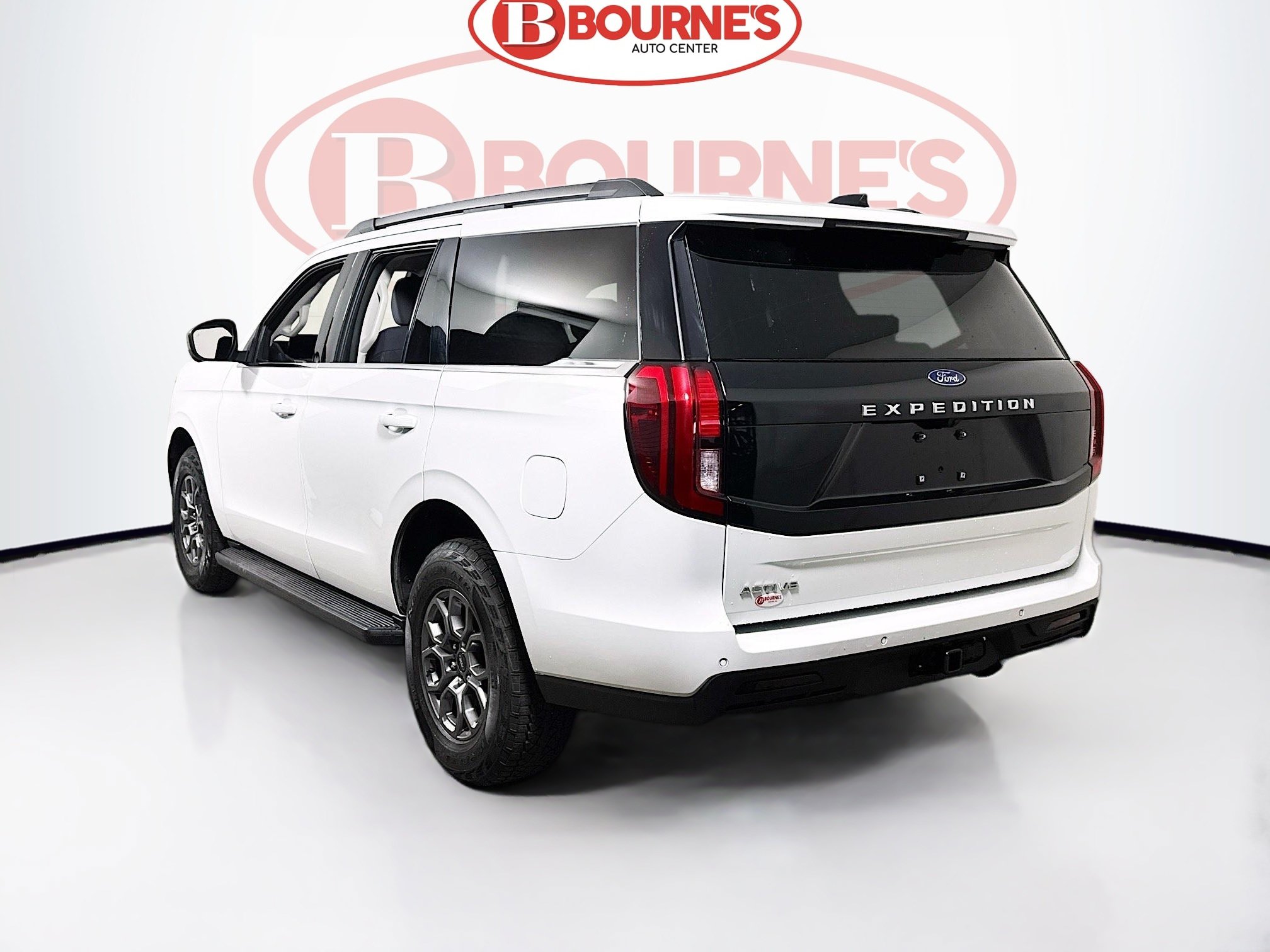 Used 2025 Ford Expedition Active AWD/4WD image 7