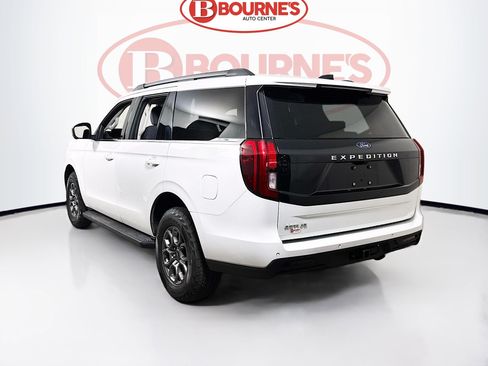 Used 2025 Ford Expedition Active AWD/4WD image 7