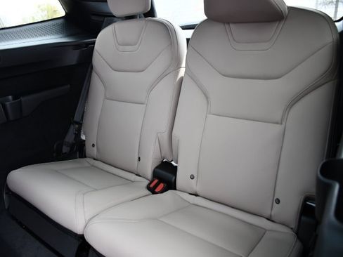 New 2025 Volvo EX90 Plus image 20