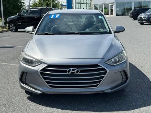 Used 2017 Hyundai Elantra SE w/ SE A/T Tech Package 03 FWD image 2