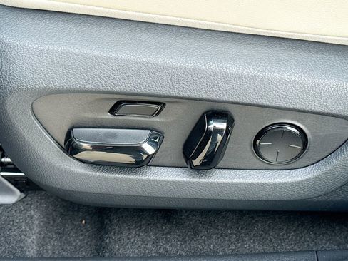 New 2026 Lexus RX 450h AWD image 15