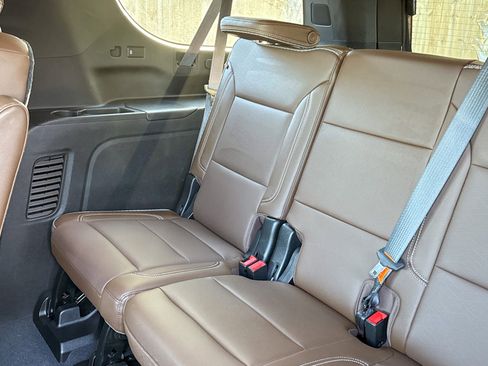 Used 2021 Chevrolet Suburban High Country image 28