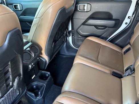 Used 2021 Jeep Gladiator Rubicon image 12