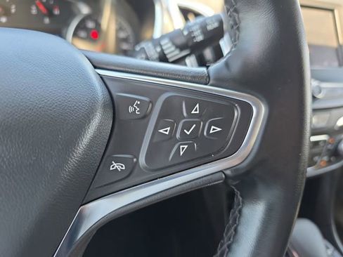Used 2023 Chevrolet Equinox LT FWD image 20