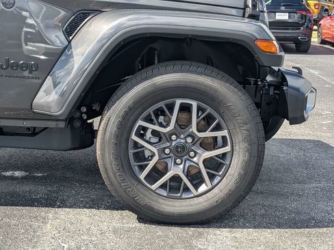 New 2026 Jeep Wrangler Unlimited Sahara AWD/4WD image 12