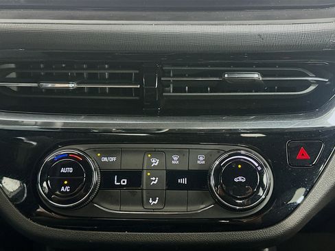 Used 2025 Buick Envista Sport Touring image 23