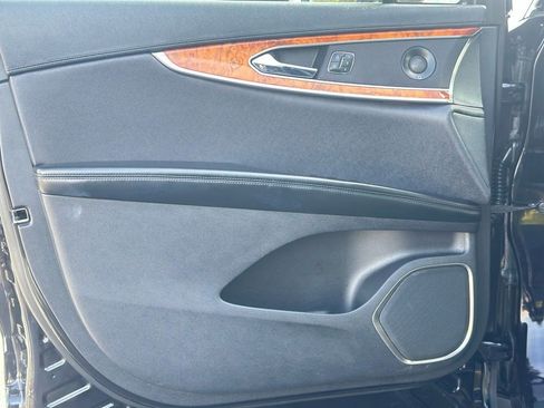 Used 2019 Lincoln Nautilus Reserve image 15