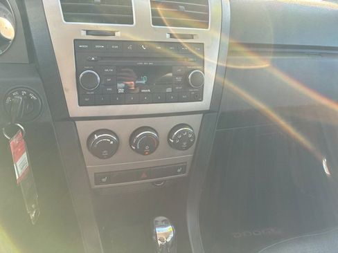 Used 2009 Dodge Avenger SXT image 16