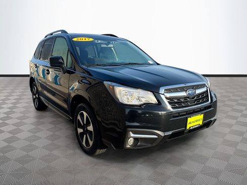 Used 2017 Subaru Forester 2.5i Premium AWD/4WD image 3