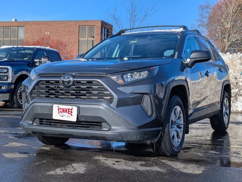 Used 2021 Toyota RAV4 LE image 7