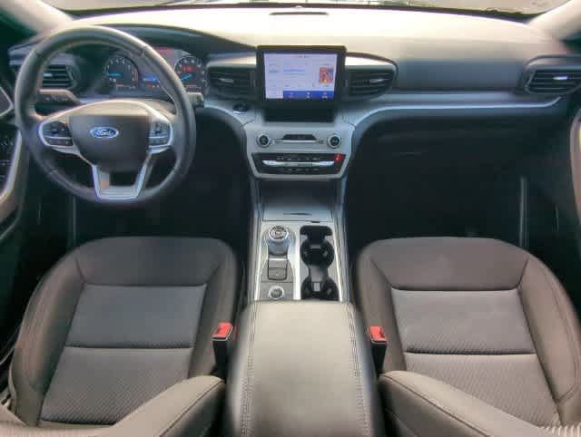 Used 2023 Ford Explorer XLT AWD/4WD image 15