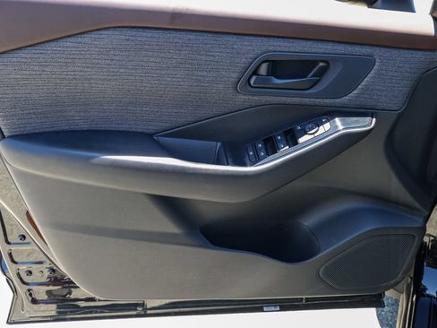 Used 2023 Nissan Rogue S FWD image 23