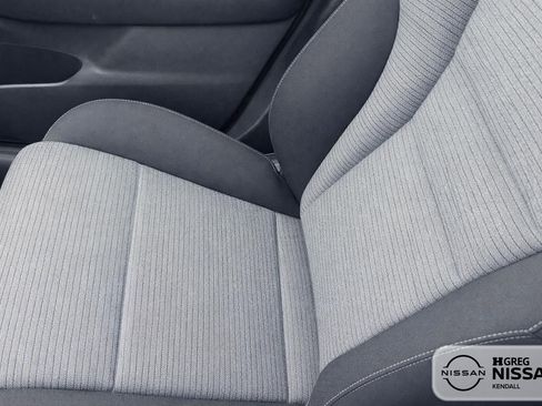 Used 2022 Nissan Rogue SV image 13