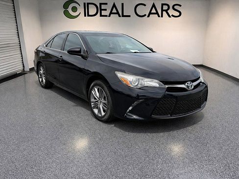 Used 2016 Toyota Camry SE image 6