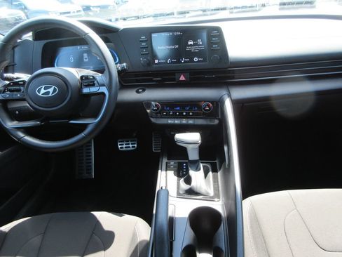 Used 2026 Hyundai Elantra Sport FWD image 14
