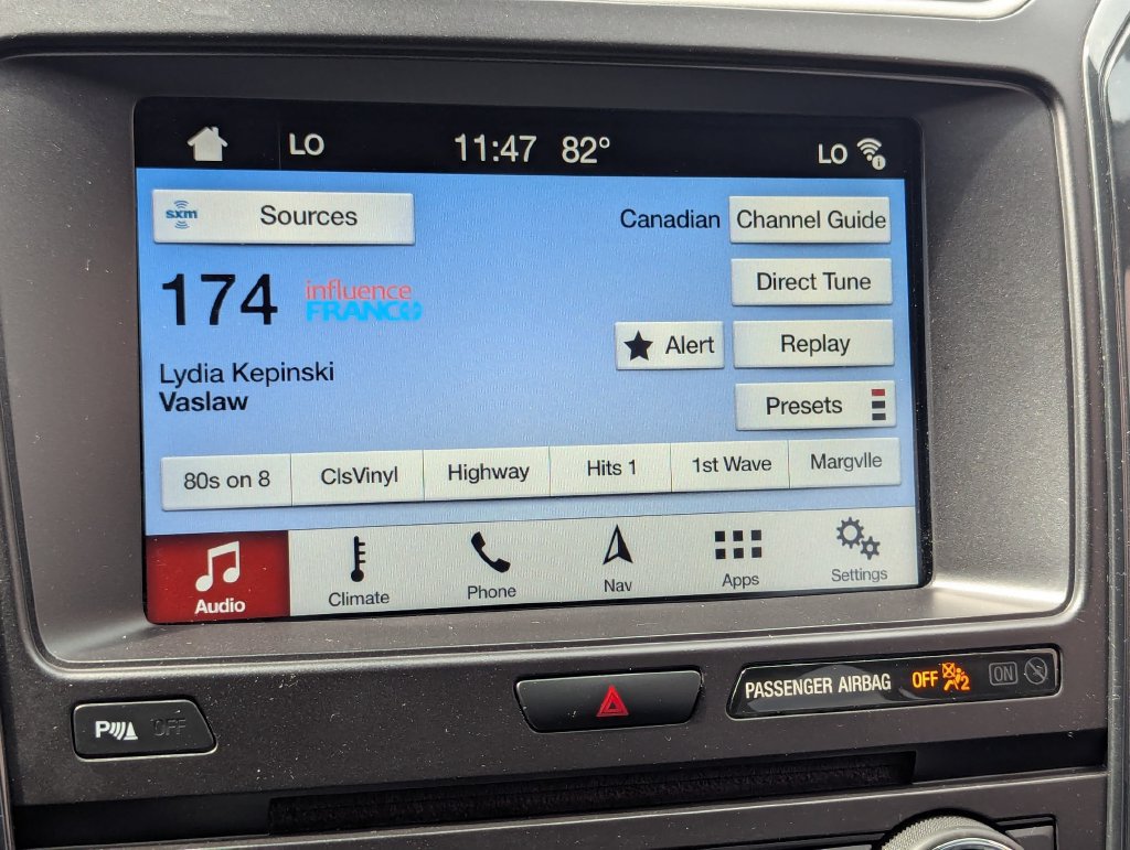 Used 2018 Ford Explorer XLT w/ Equipment Group 202A FWD image 17