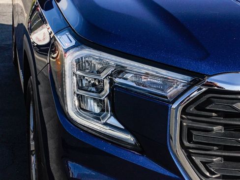 Used 2023 GMC Terrain SLE FWD image 5