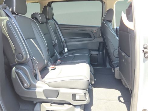New 2026 Honda Odyssey Touring image 16