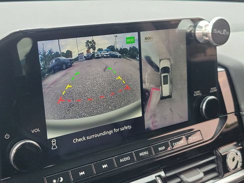 Used 2022 Nissan Pathfinder SL FWD image 26
