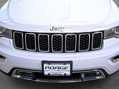 Used 2019 Jeep Grand Cherokee Limited image 16