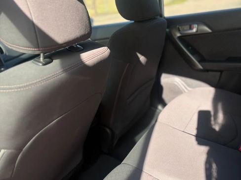 Used 2011 Kia Forte SX image 37