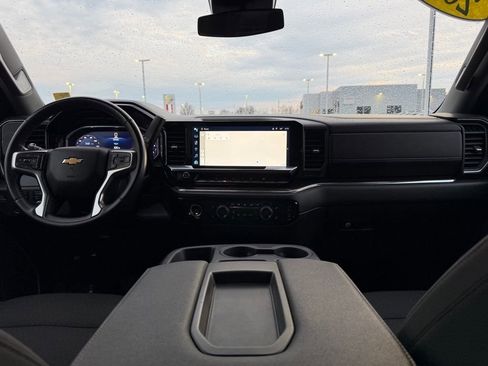 Used 2024 Chevrolet Silverado 1500 LT image 25