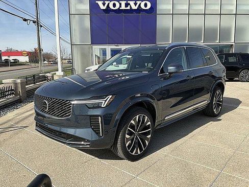 New 2026 Volvo XC90 T8 Plus w/ Protection Package Premier AWD/4WD image 3