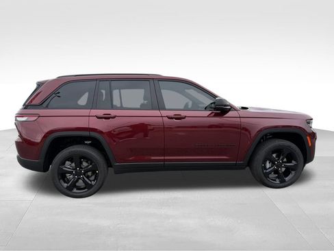 New 2025 Jeep Grand Cherokee Altitude RWD image 6
