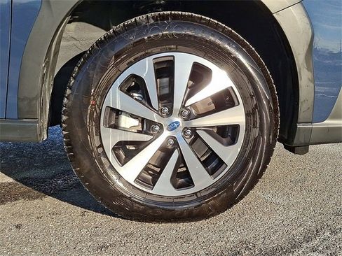 Used 2025 Subaru Outback Premium image 8