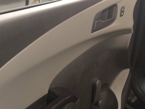 Used 2020 Chevrolet Sonic LT FWD image 27