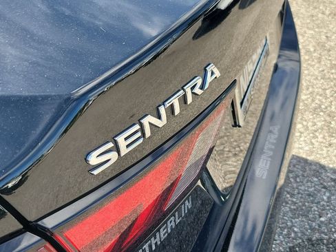 Used 2022 Nissan Sentra SV w/ Lighting Package FWD image 6