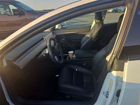 Used 2023 Tesla Model 3 Standard Range RWD image 5
