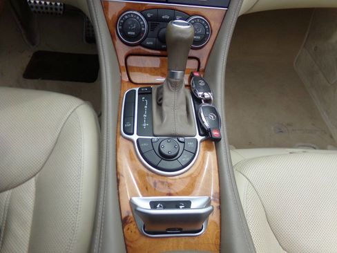 Used 2009 Mercedes-Benz SL 550 image 35