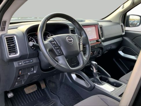 Used 2024 Nissan Frontier SV w/ SV Convenience Package RWD image 16
