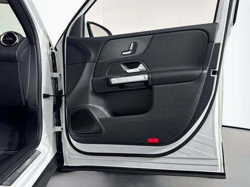 New 2026 Mercedes-Benz GLB 250 image 24