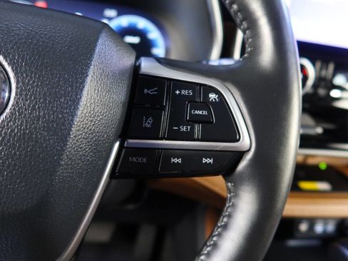 Used 2024 Toyota Highlander Platinum image 36