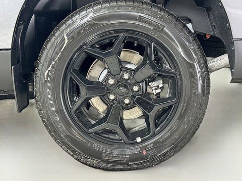 New 2025 Ford Maverick XLT w/ XLT Luxury Package image 18