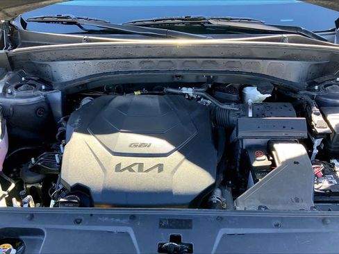Used 2023 Kia Telluride LX image 37