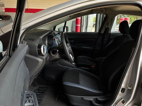 Used 2025 Nissan Versa SV FWD image 10