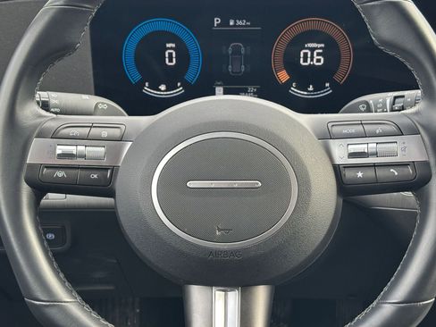 Used 2025 Hyundai Kona SEL image 28