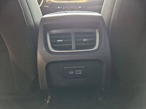 Used 2020 Chevrolet Blazer LT FWD image 13