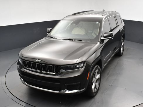 Used 2022 Jeep Grand Cherokee L Limited RWD image 19