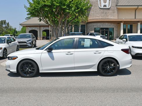 Used 2025 Honda Civic Sport image 2