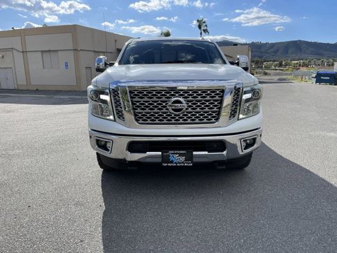 Used 2016 Nissan Titan SL image 2