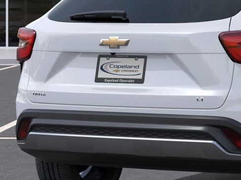 New 2026 Chevrolet Trax LT w/ Driver Confidence Package FWD image 15