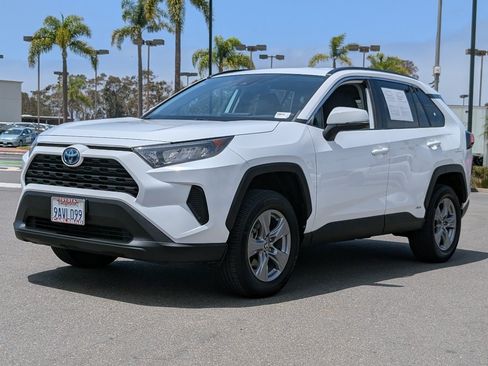 Used 2022 Toyota RAV4 LE AWD/4WD image 11