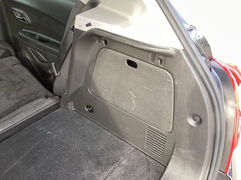 Used 2021 Chevrolet Trax LT w/ Premium Seat Package image 13