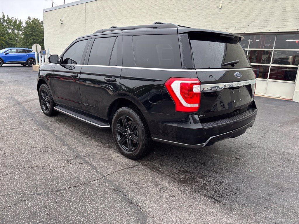 Used 2020 Ford Expedition XLT w/ Equipment Group 202A AWD/4WD image 6