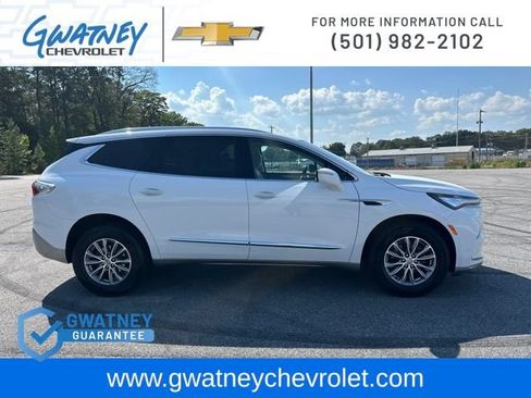 Used 2023 Buick Enclave Essence w/ LPO, Floor Liner Package FWD image 4
