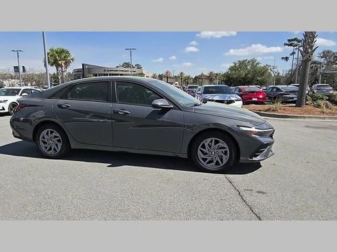 Used 2024 Hyundai Elantra SEL image 29